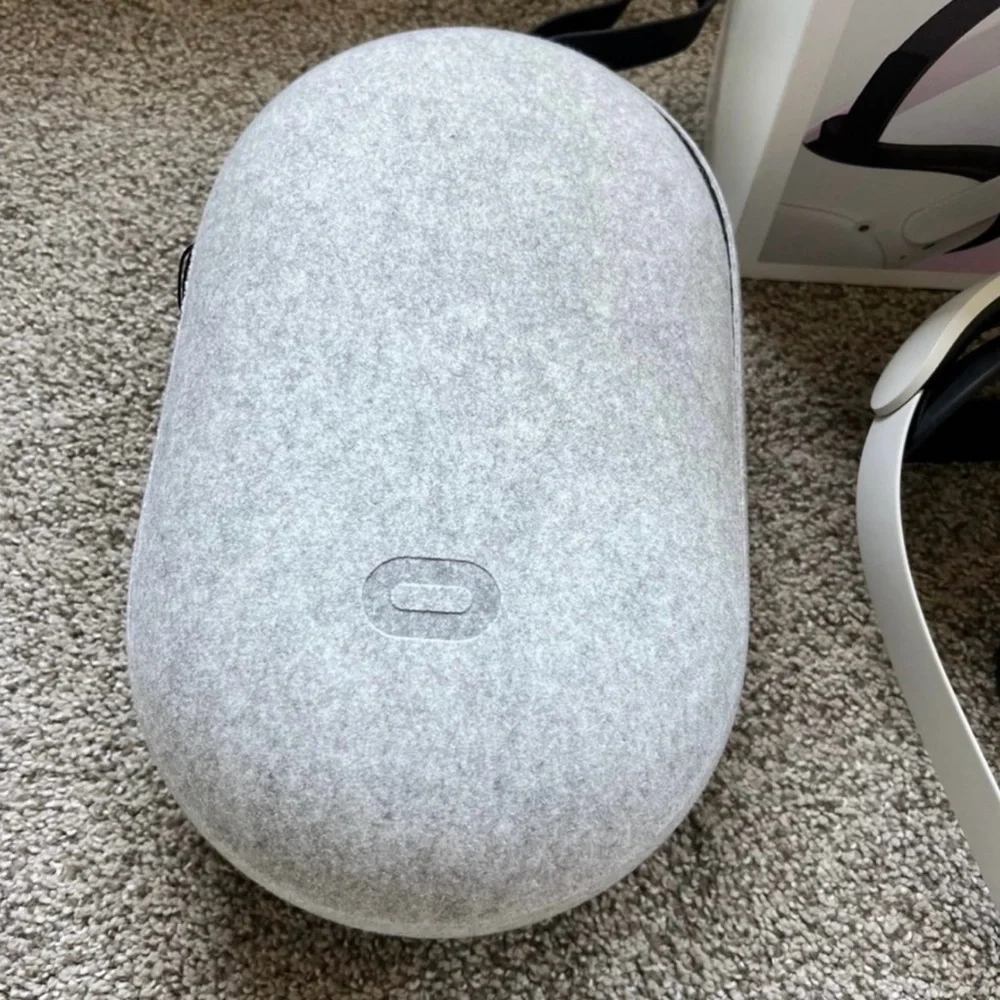Oculus Standalone VR Headset White - Immersive Experience
